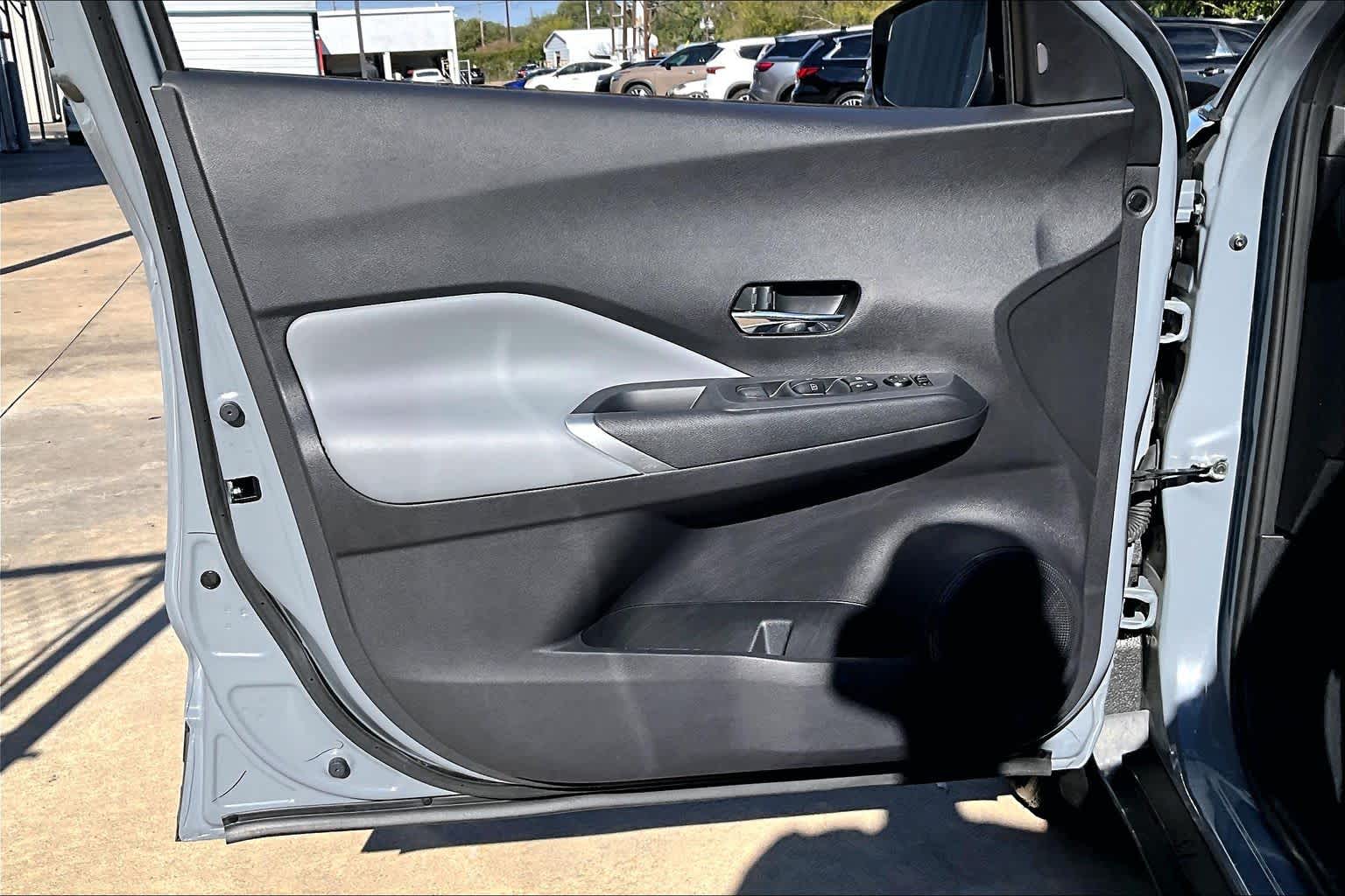 2024 Nissan Kicks SR Boulder Gray Pearl at HGreg Houston