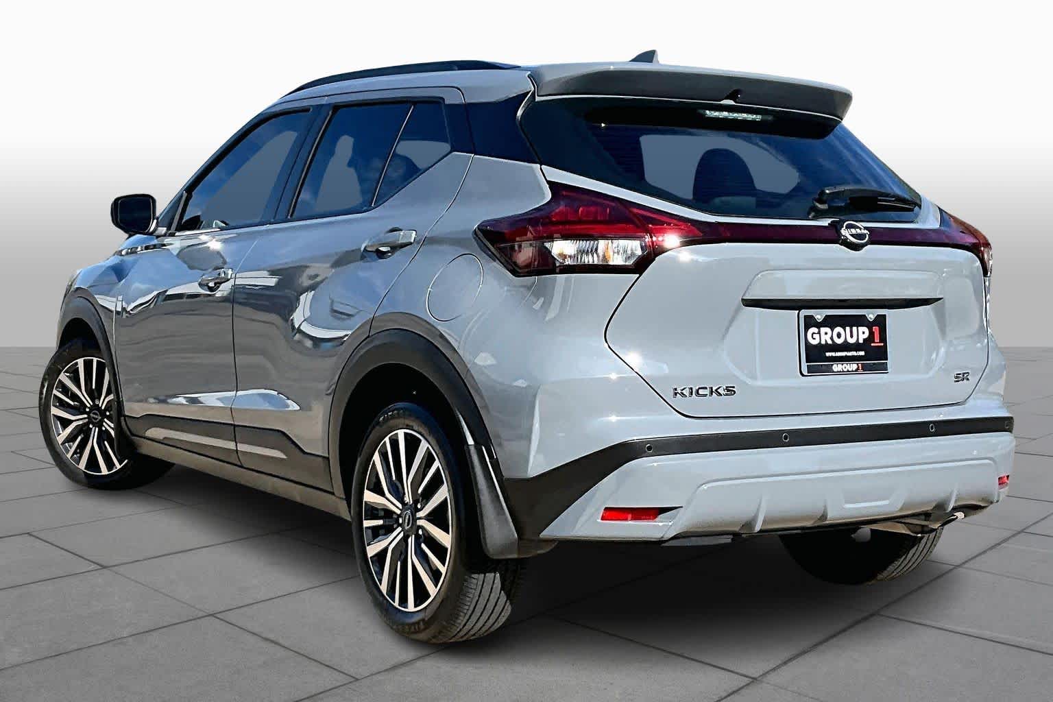 2024 Nissan Kicks SR Boulder Gray Pearl at HGreg Houston