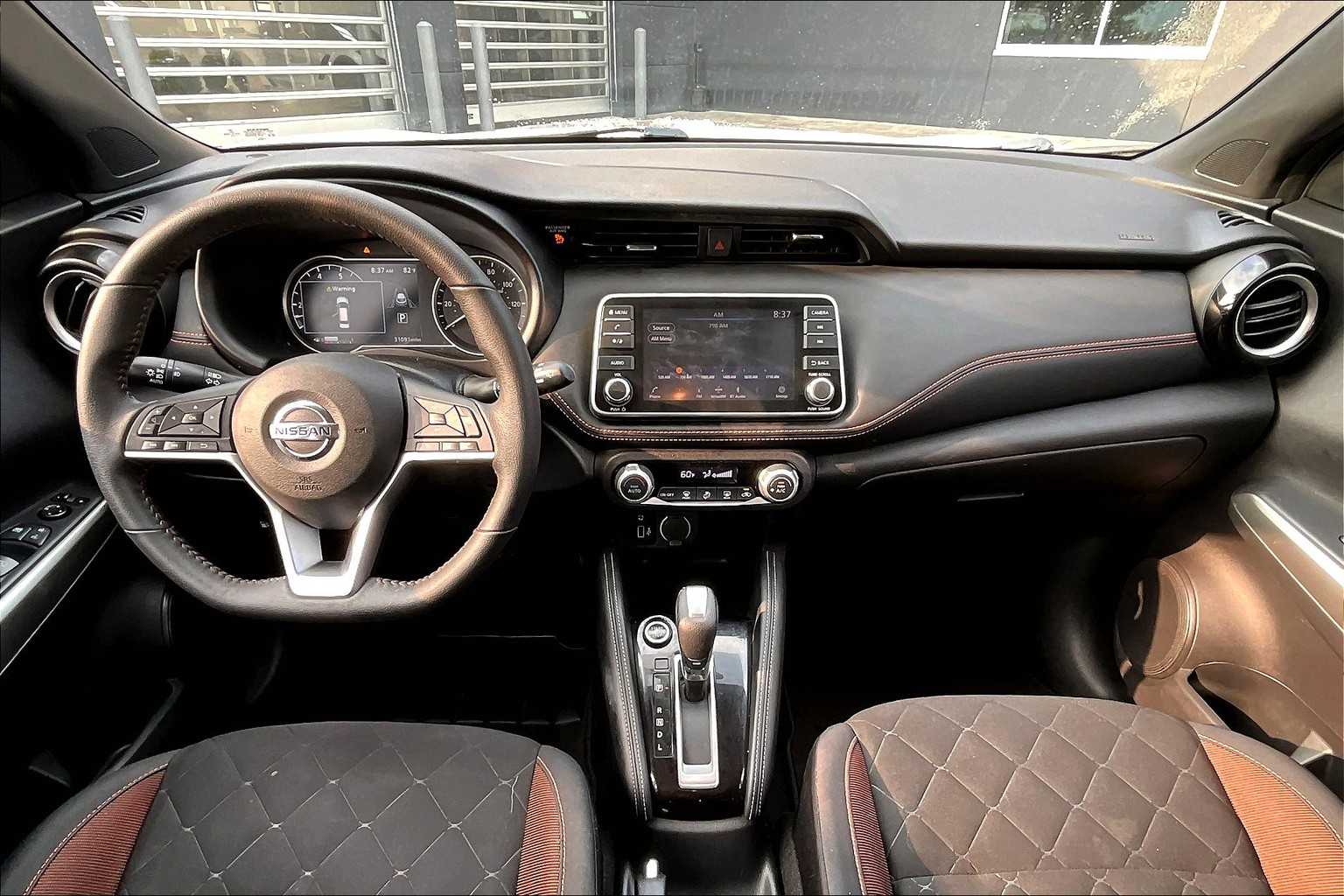 2020 Nissan Kicks SR Aspen White/Super Black at HGreg Houston