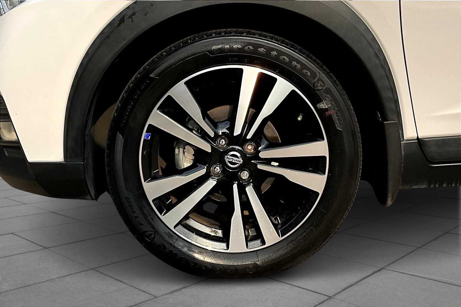 2020 Nissan Kicks SR Aspen White/Super Black at HGreg Houston