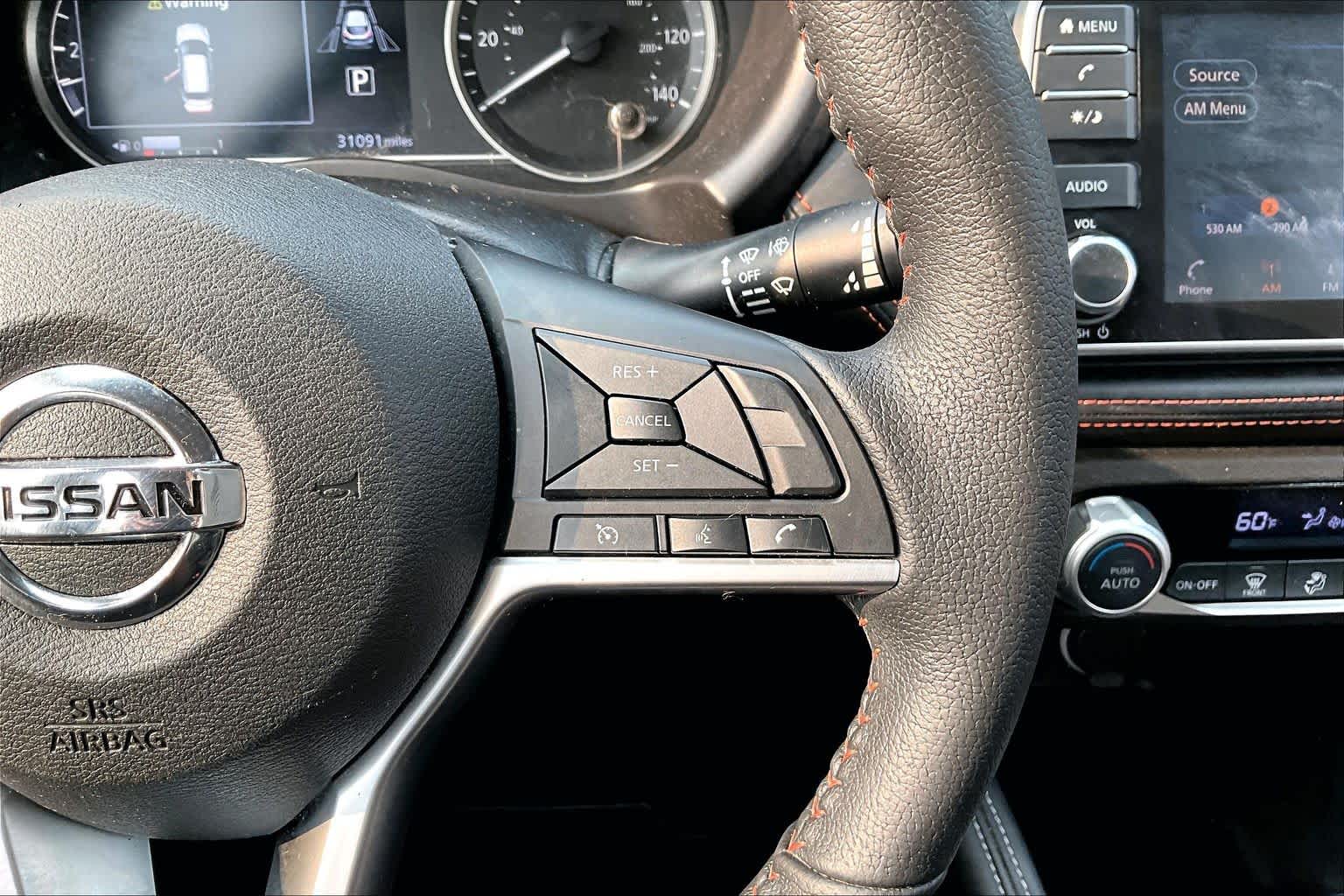2020 Nissan Kicks SR Aspen White/Super Black at HGreg Houston