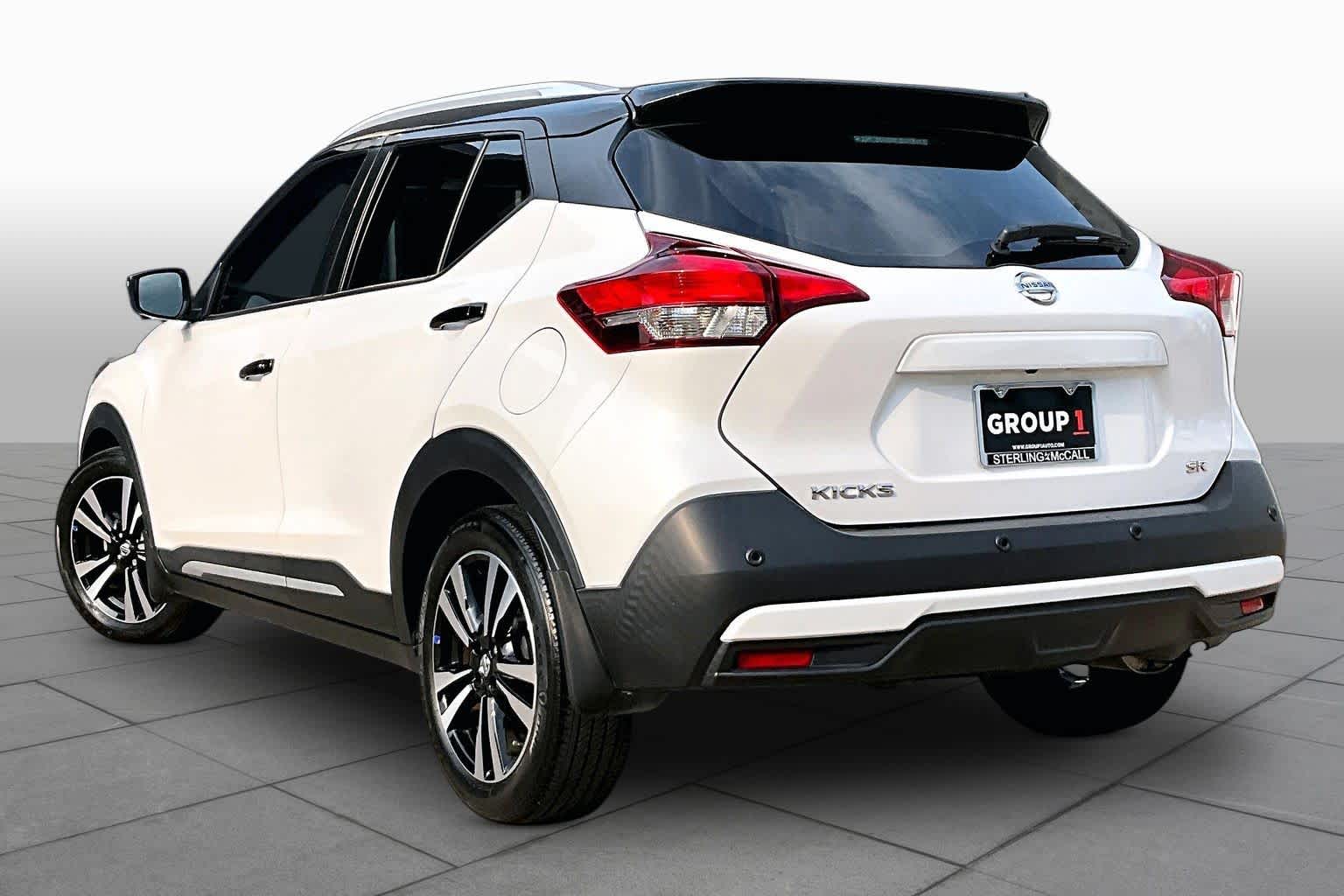 2020 Nissan Kicks SR Aspen White/Super Black at HGreg Houston