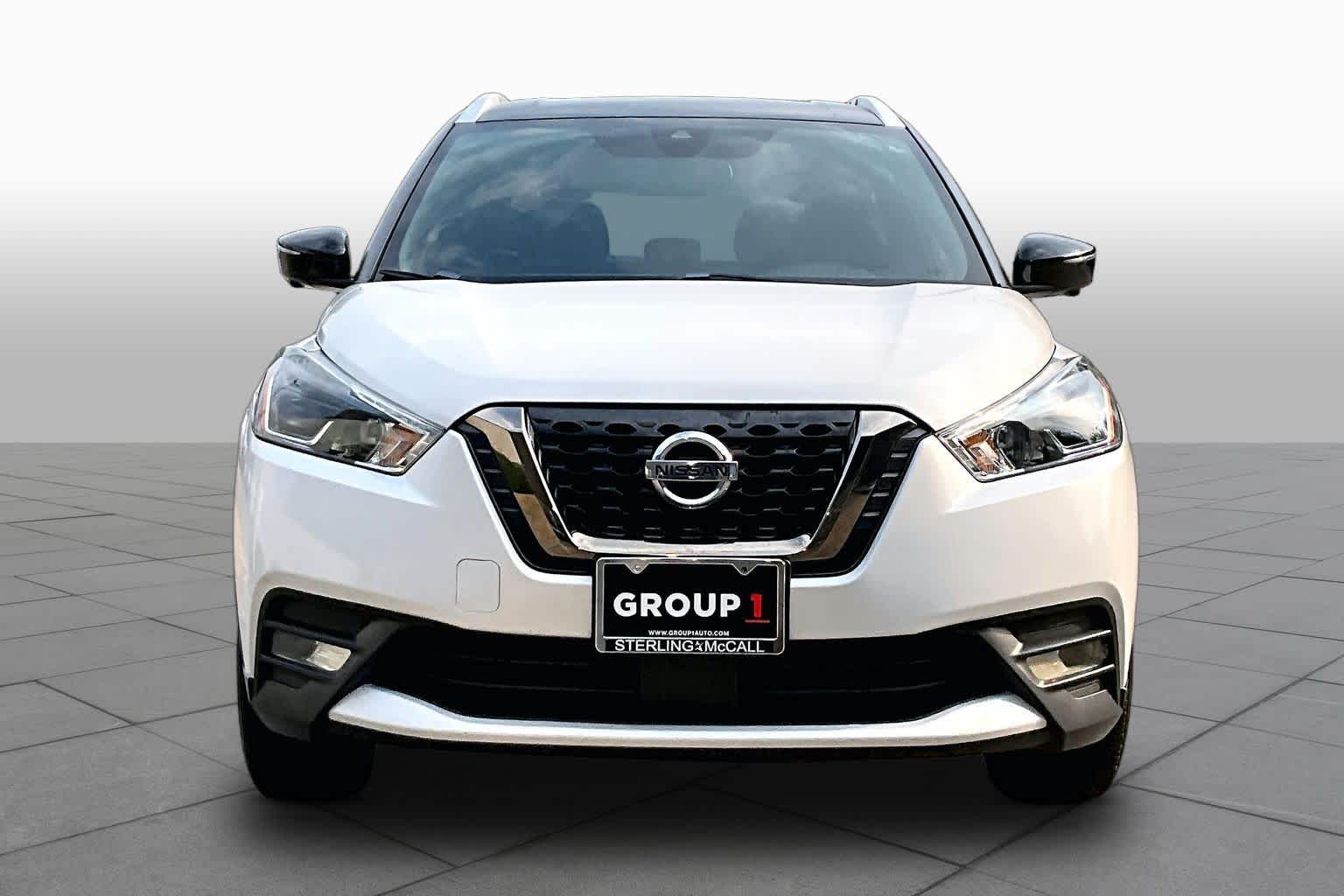 2020 Nissan Kicks SR Aspen White/Super Black at HGreg Houston