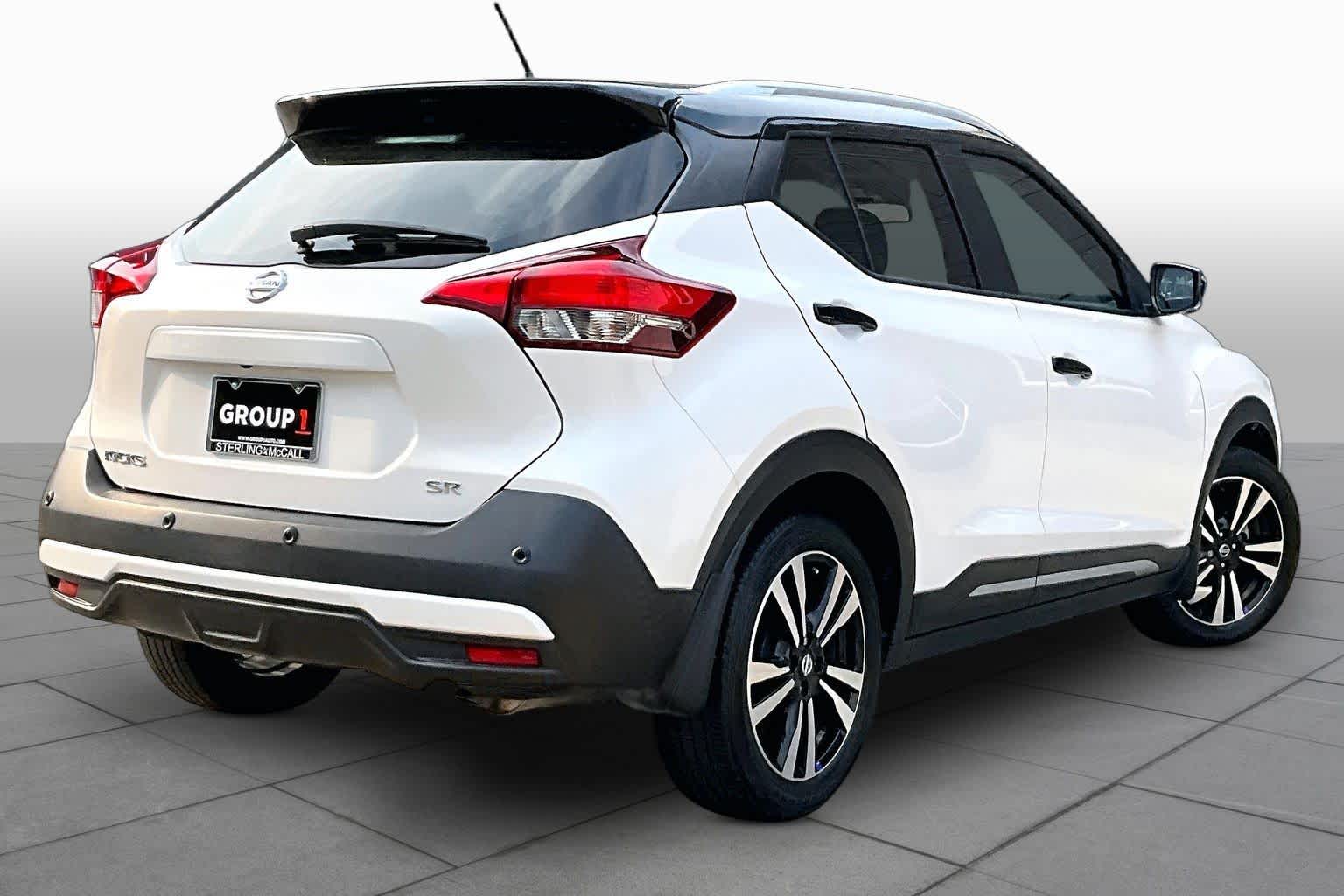 2020 Nissan Kicks SR Aspen White/Super Black at HGreg Houston