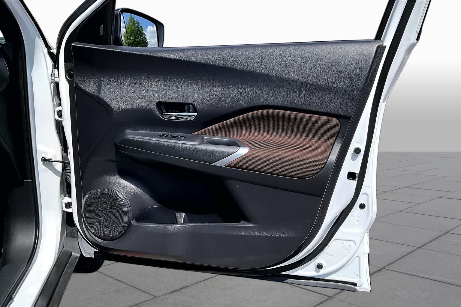 2024 Nissan Kicks SR Fresh Powder at Sterling McCall Nissan