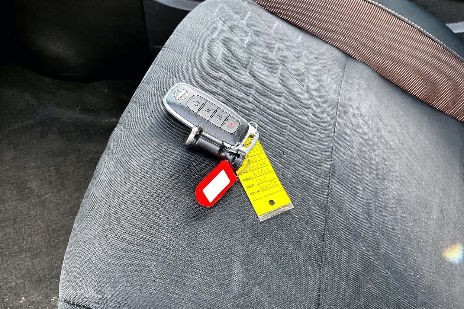 2024 Nissan Kicks SR Fresh Powder at Sterling McCall Nissan