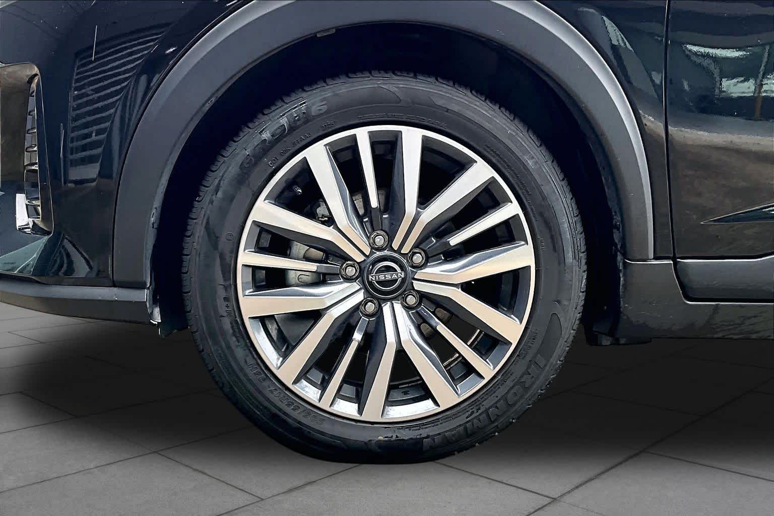 2024 Nissan Kicks SR Super Black at Sterling McCall Nissan