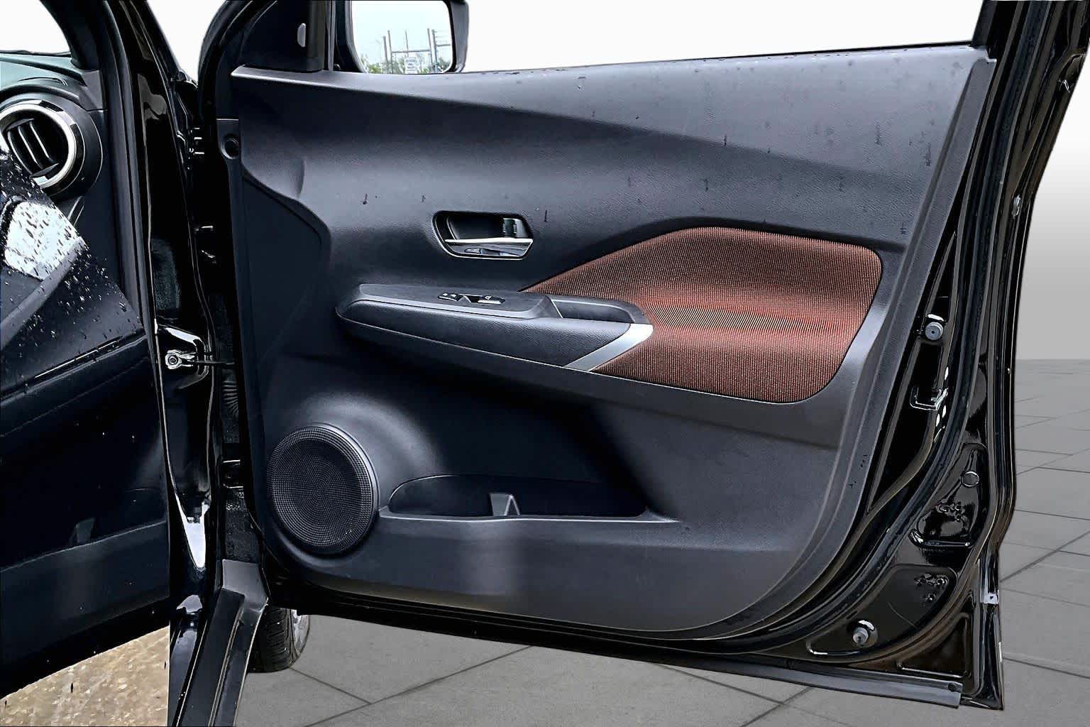 2024 Nissan Kicks SR Super Black at Sterling McCall Nissan