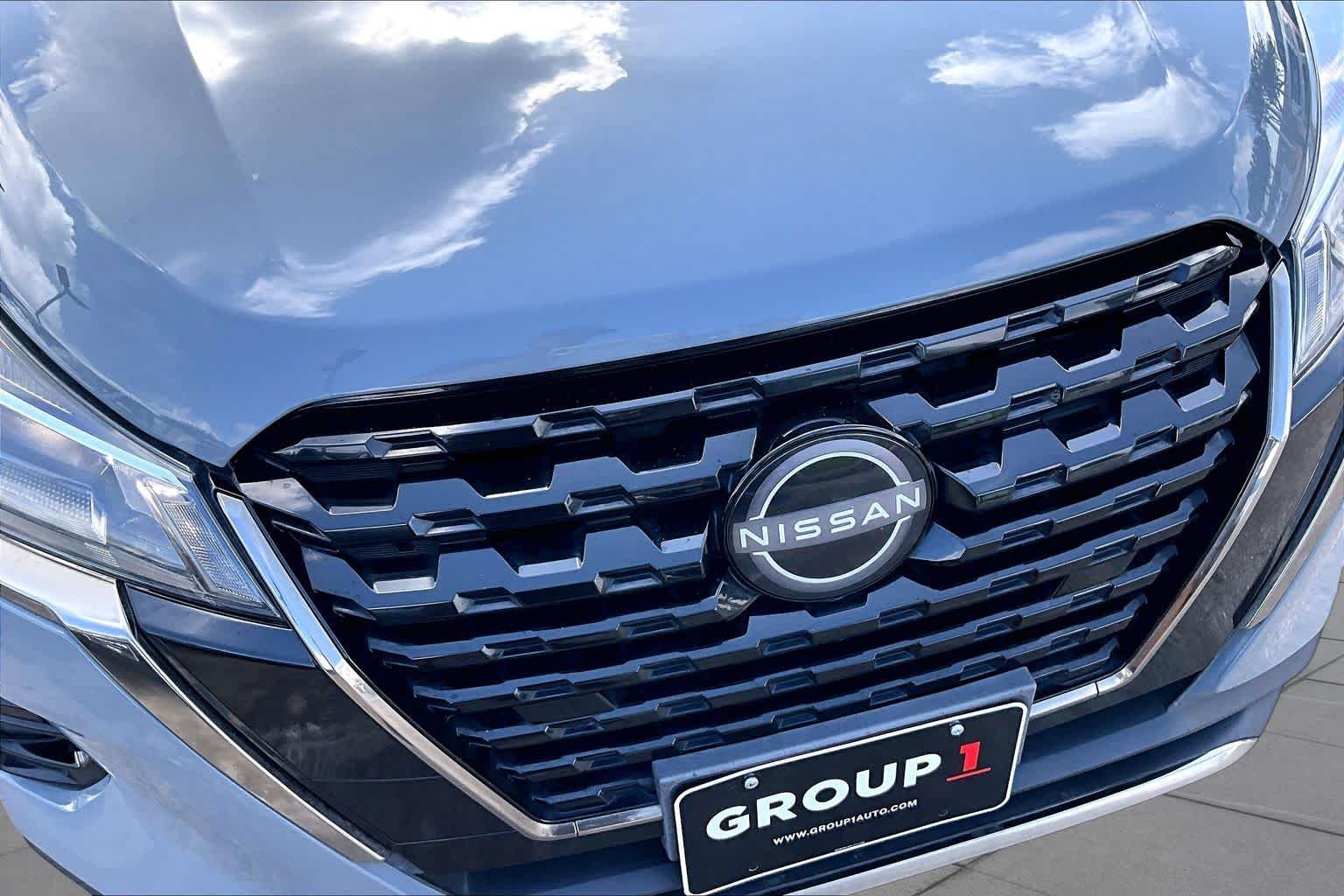 2023 Nissan Kicks SR Boulder Gray Pearl at Sterling McCall Nissan