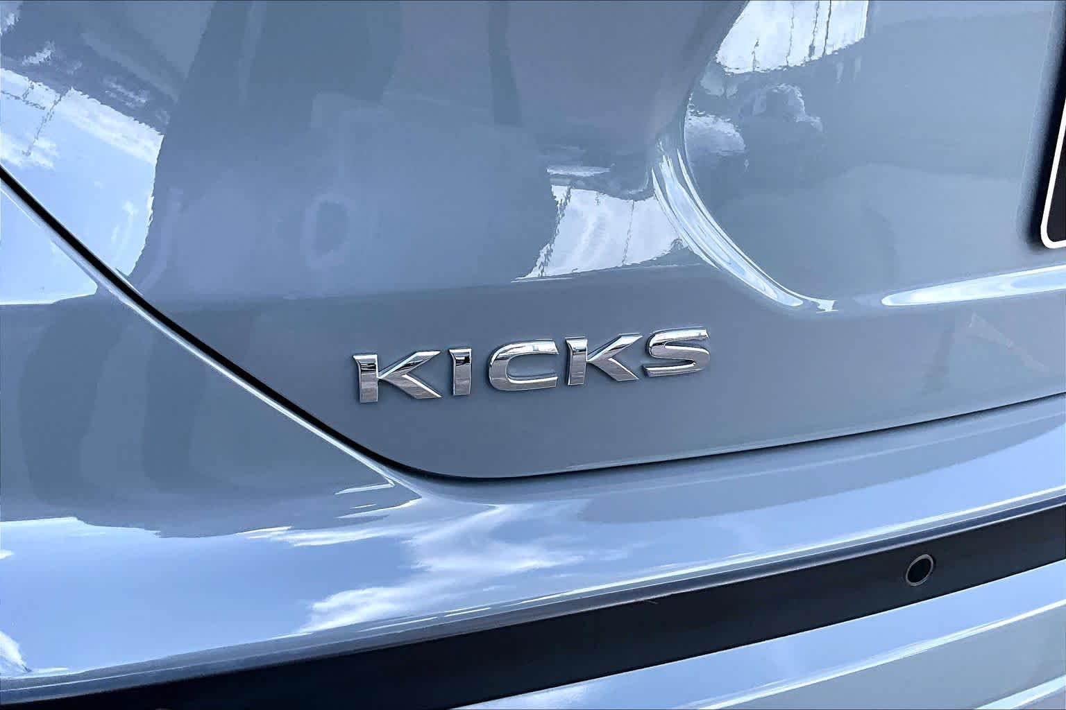 2023 Nissan Kicks SR Boulder Gray Pearl at Sterling McCall Nissan