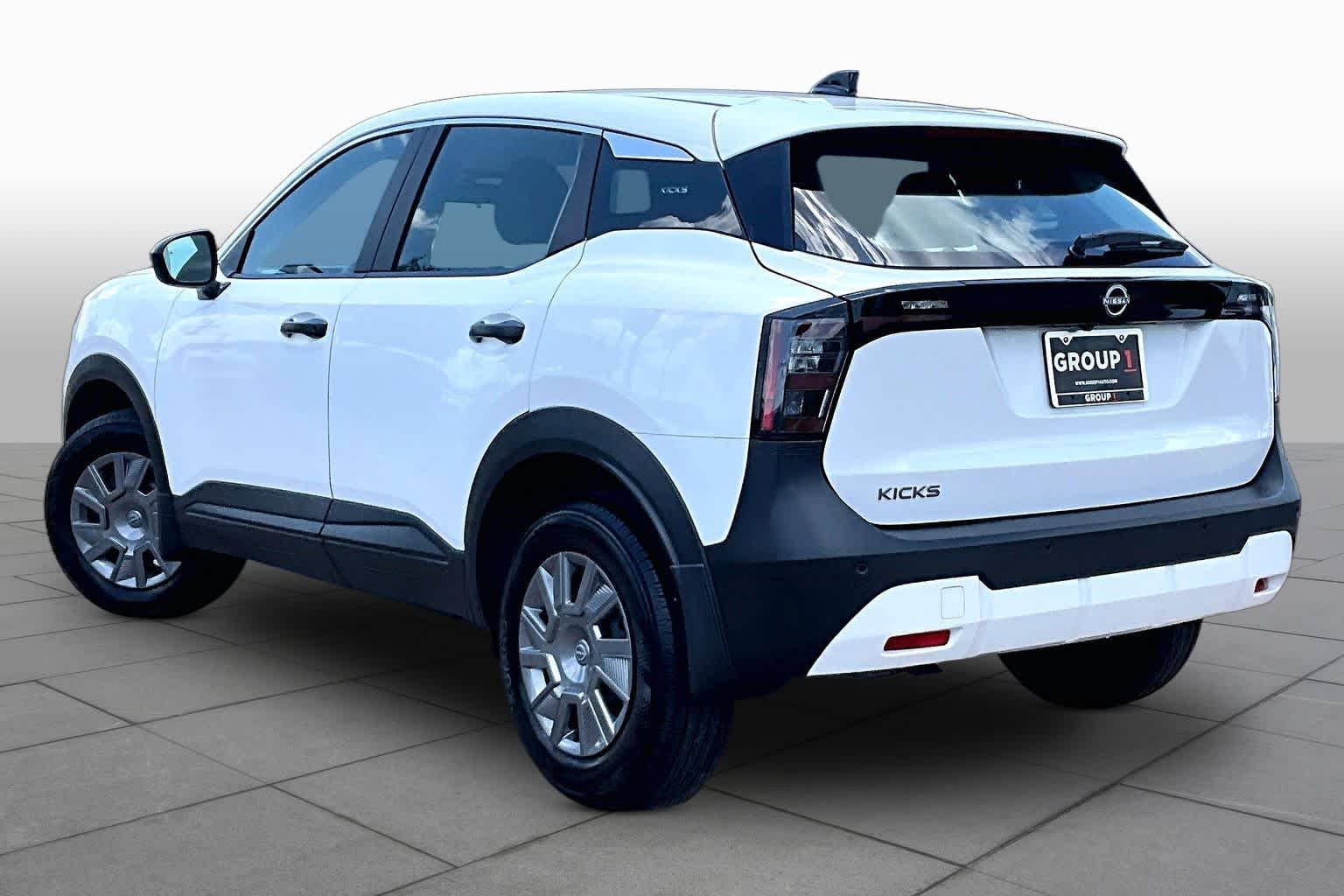 2026 Nissan Kicks S - 11