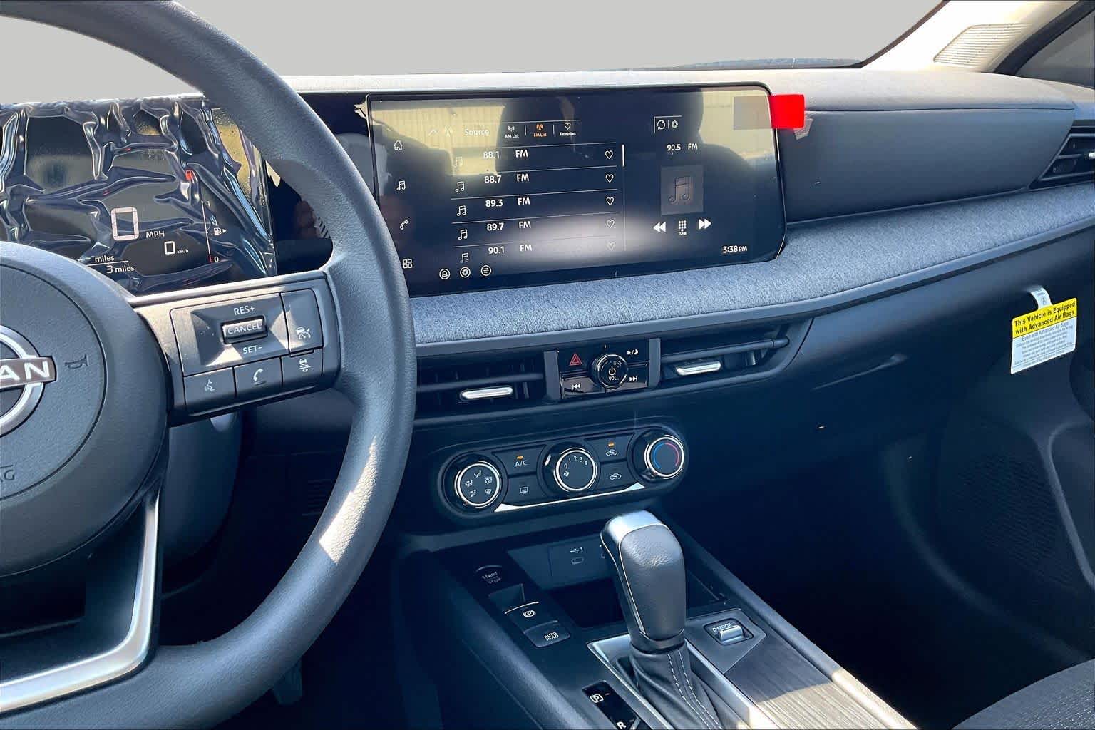 2027 Nissan Kicks photo 6 of 19