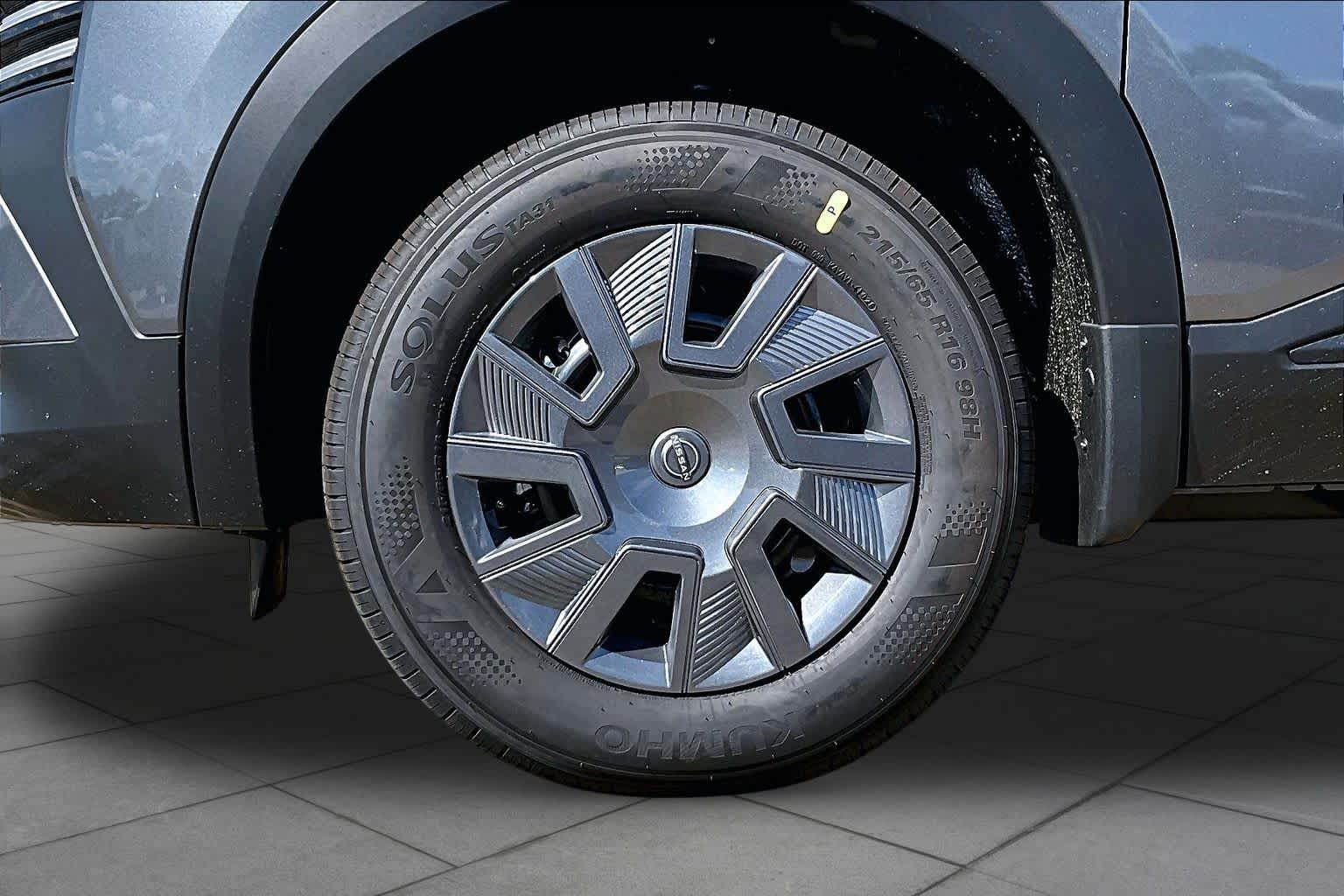 2027 Nissan Kicks photo 9 of 19