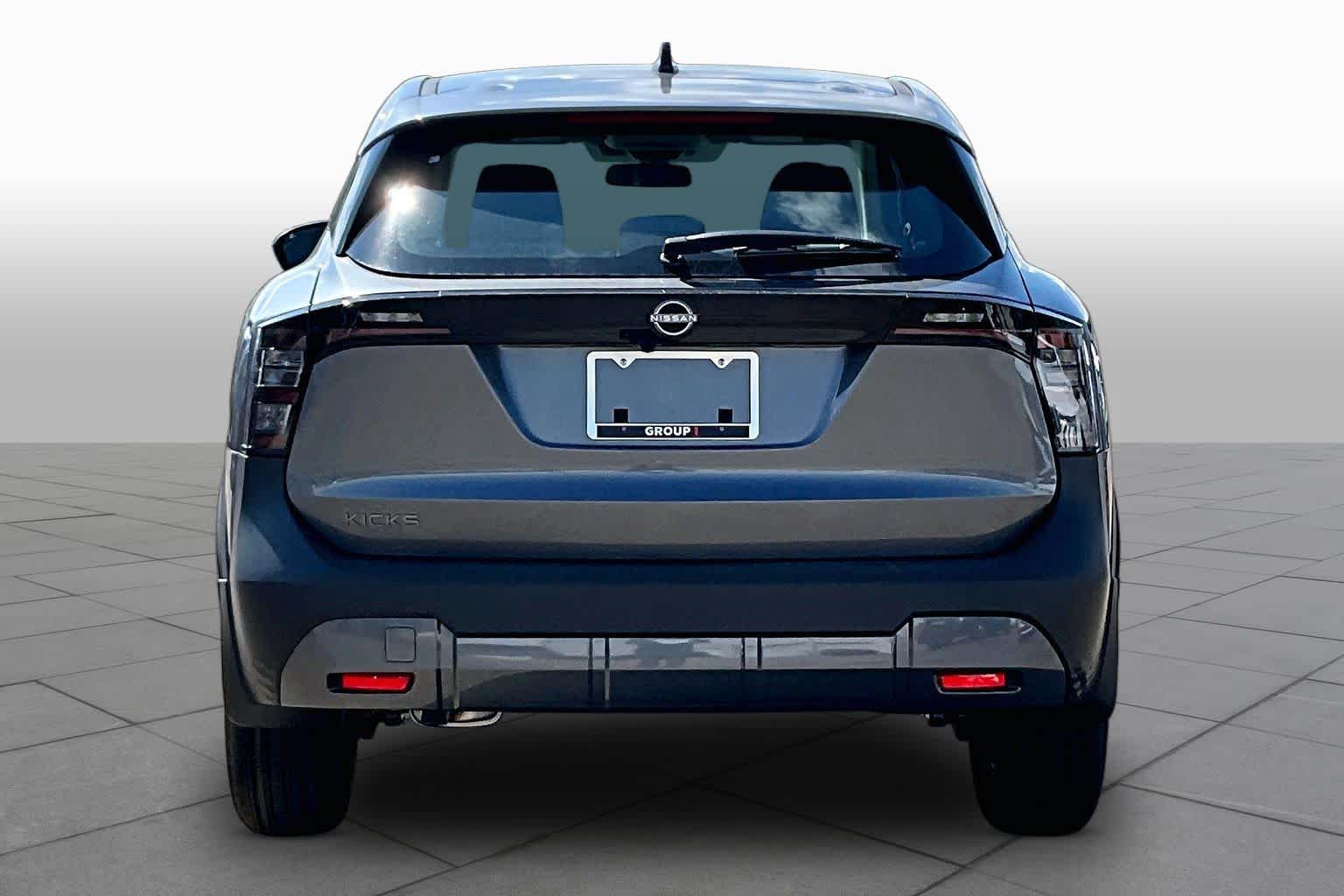 2027 Nissan Kicks photo 4 of 19