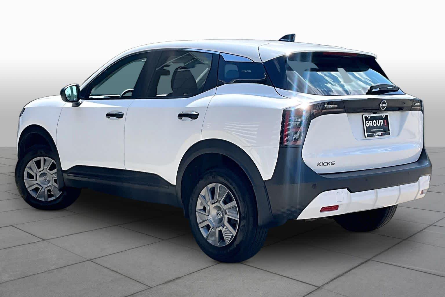 2026 Nissan Kicks S - 11