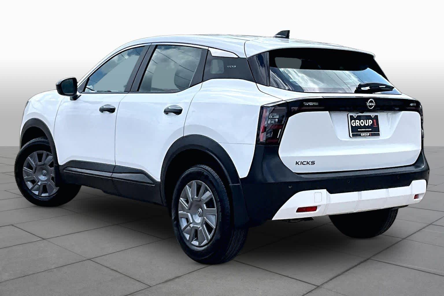 2026 Nissan Kicks S - 11