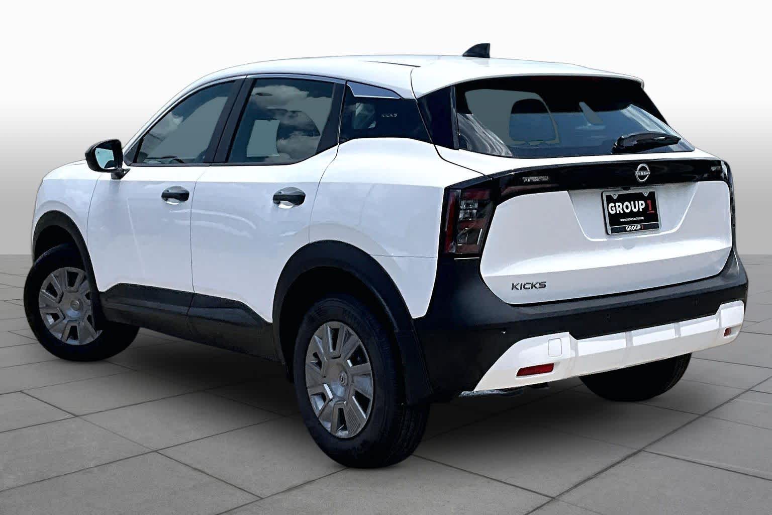 2026 Nissan Kicks S - 11