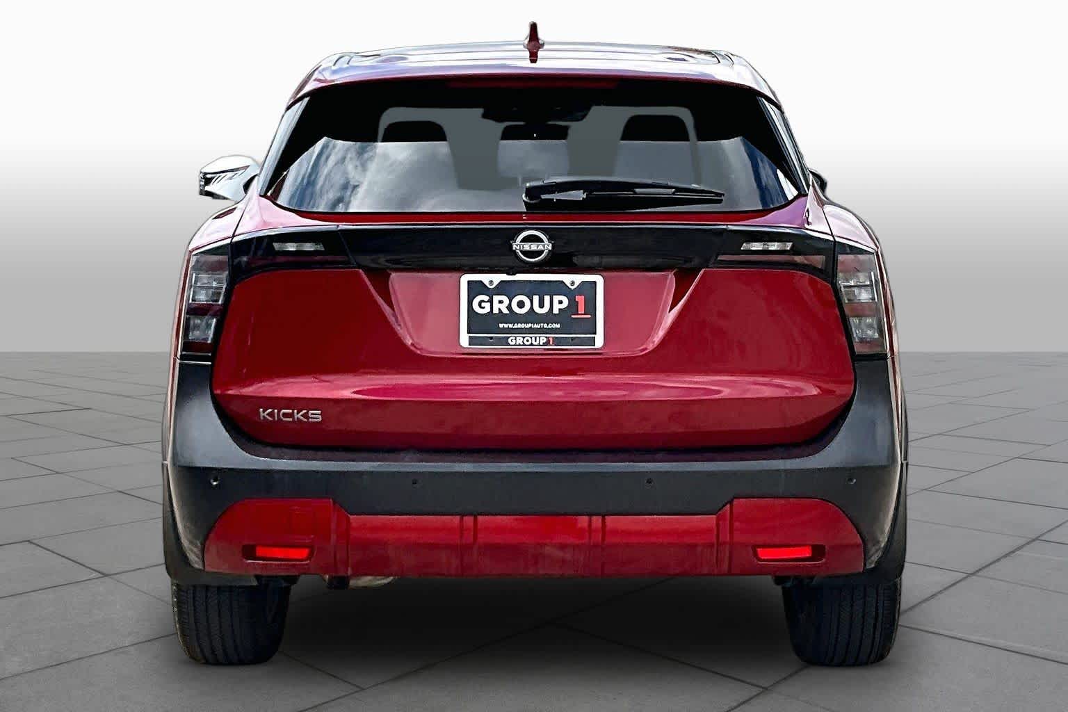 2025 Nissan Kicks photo 5 of 35