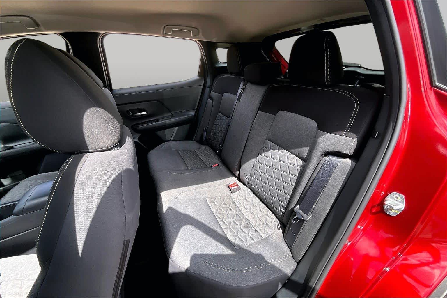 2025 Nissan Kicks photo 20 of 35