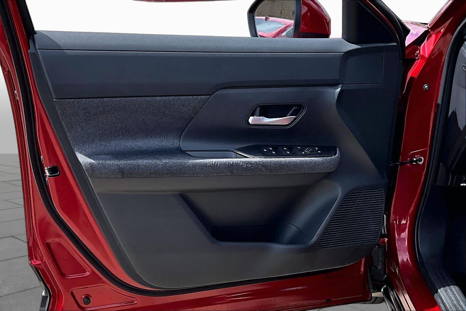 2025 Nissan Kicks photo 22 of 35