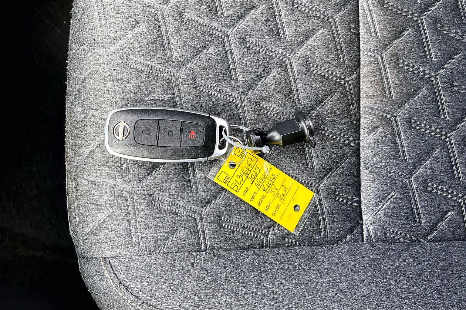 2025 Nissan Kicks photo 15 of 35