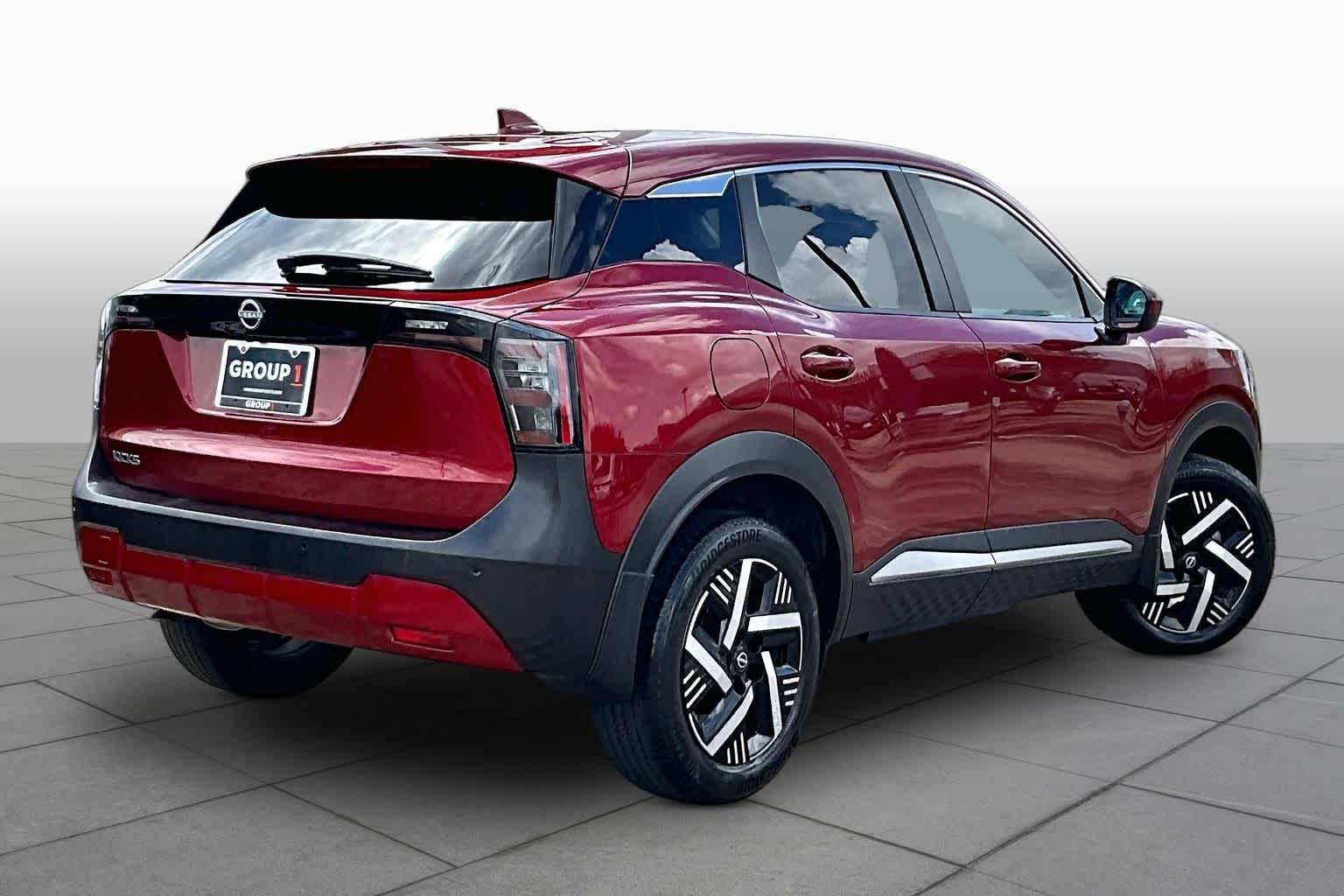 2025 Nissan Kicks photo 13 of 35