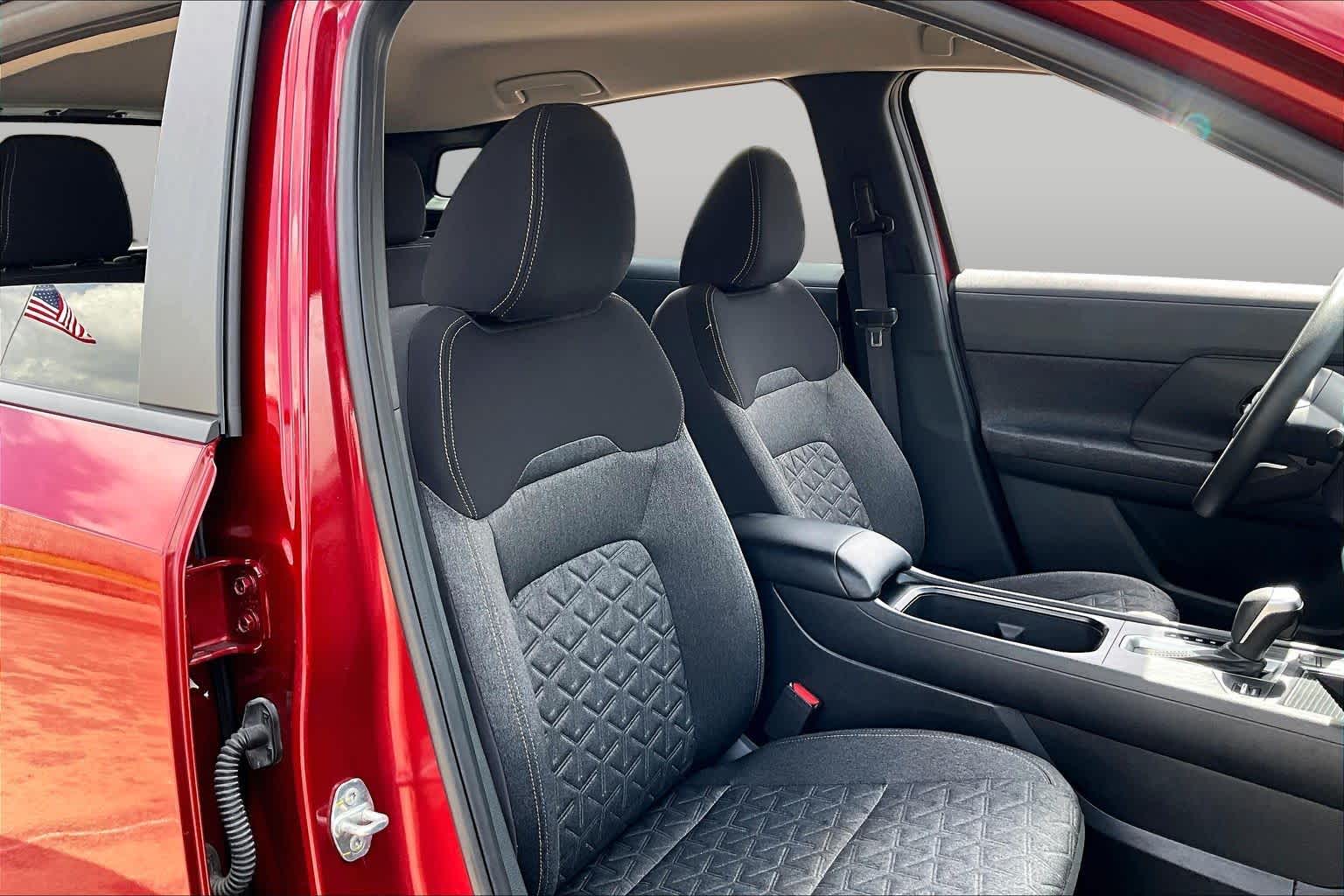 2025 Nissan Kicks photo 9 of 35