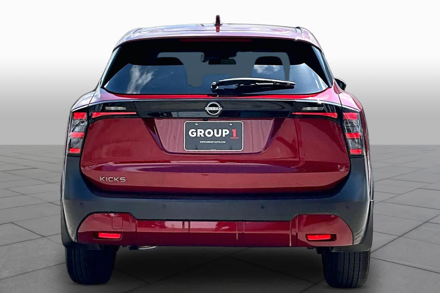 2025 Nissan Kicks photo 5 of 34