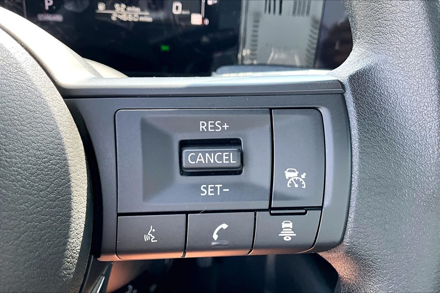 2025 Nissan Kicks photo 33 of 34