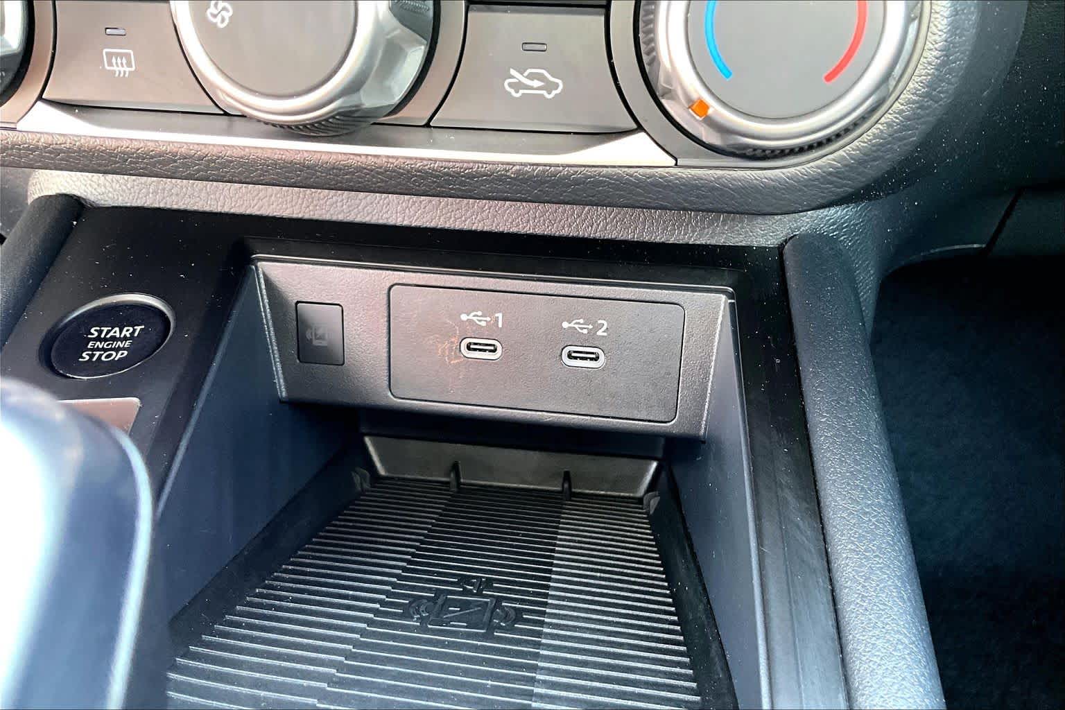 2025 Nissan Kicks photo 31 of 34
