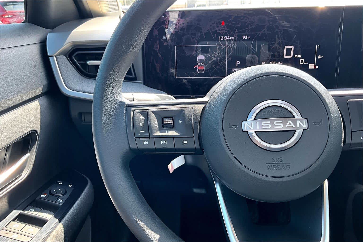 2025 Nissan Kicks photo 23 of 34