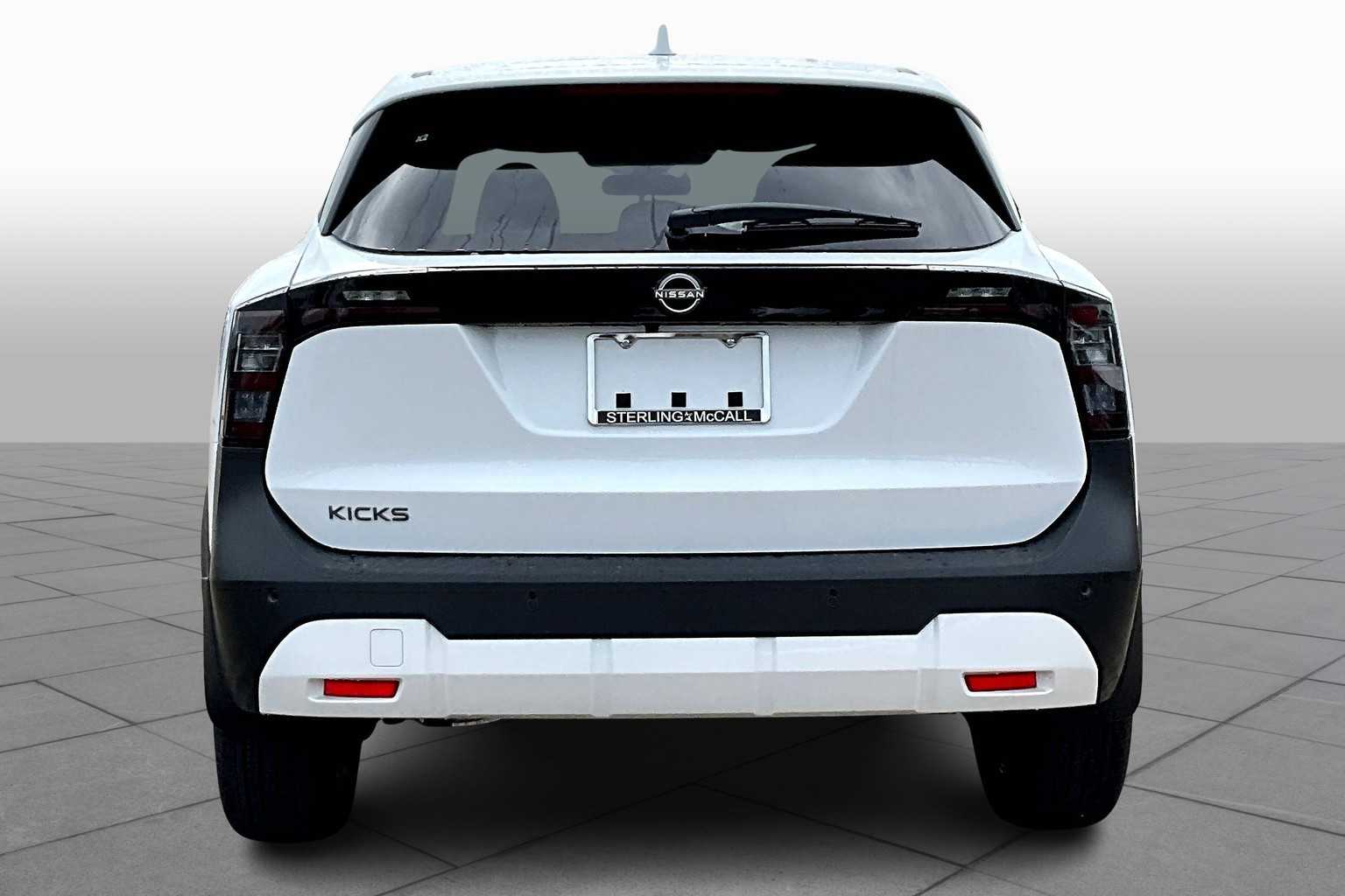 2025 Nissan Kicks photo 4 of 19