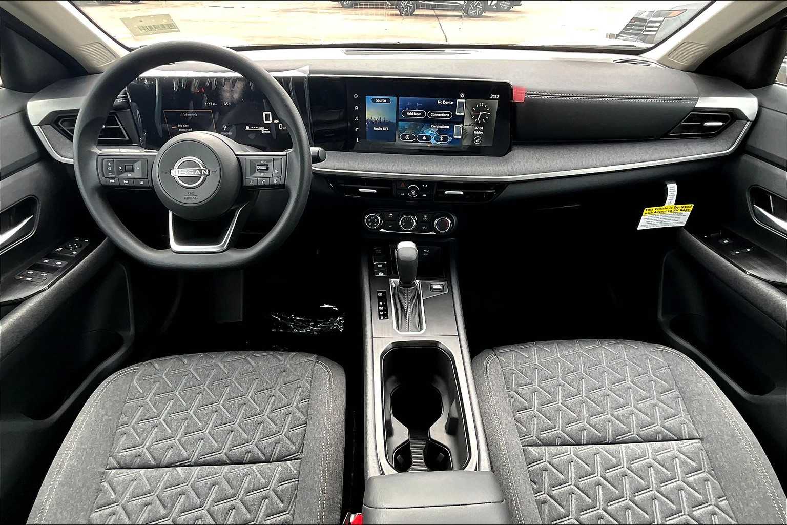 2025 Nissan Kicks photo 5 of 19
