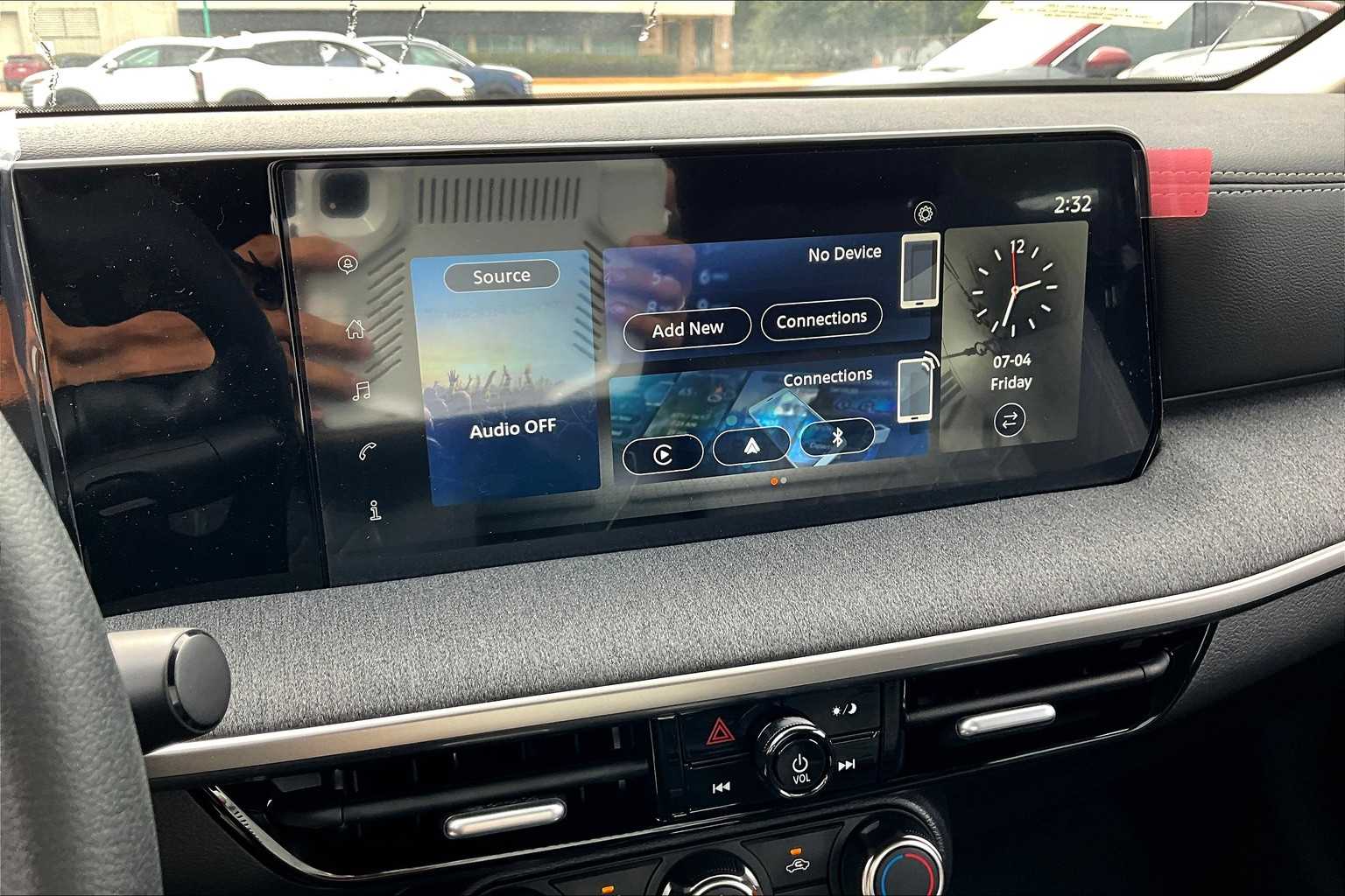 2025 Nissan Kicks photo 13 of 19