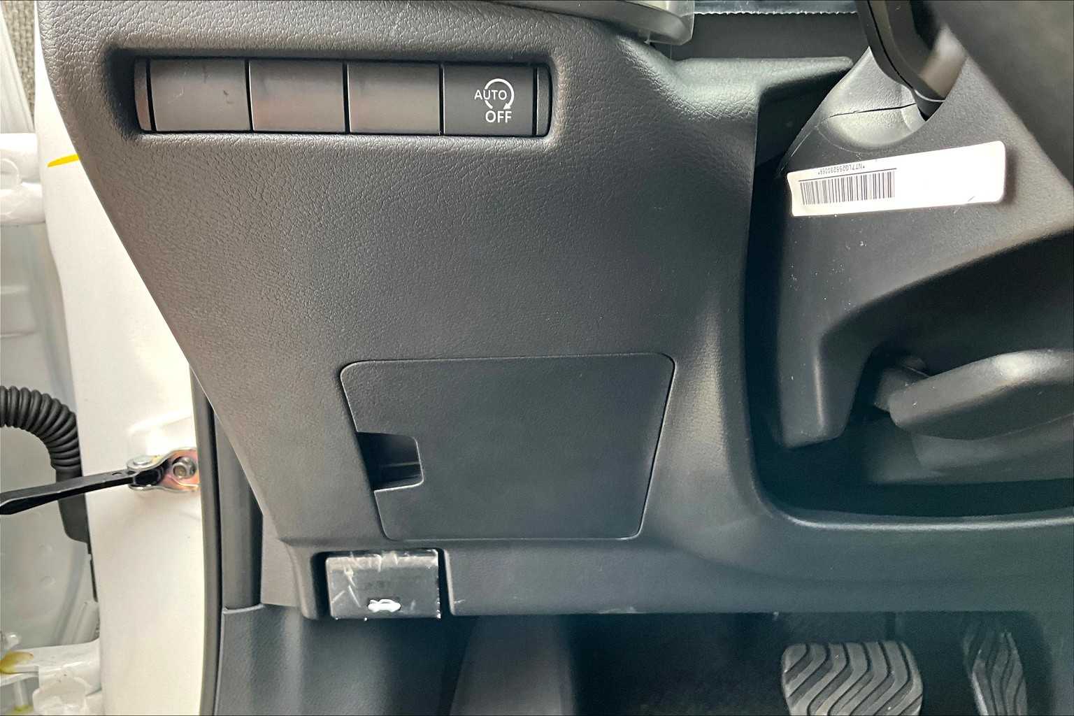 2025 Nissan Kicks photo 15 of 19