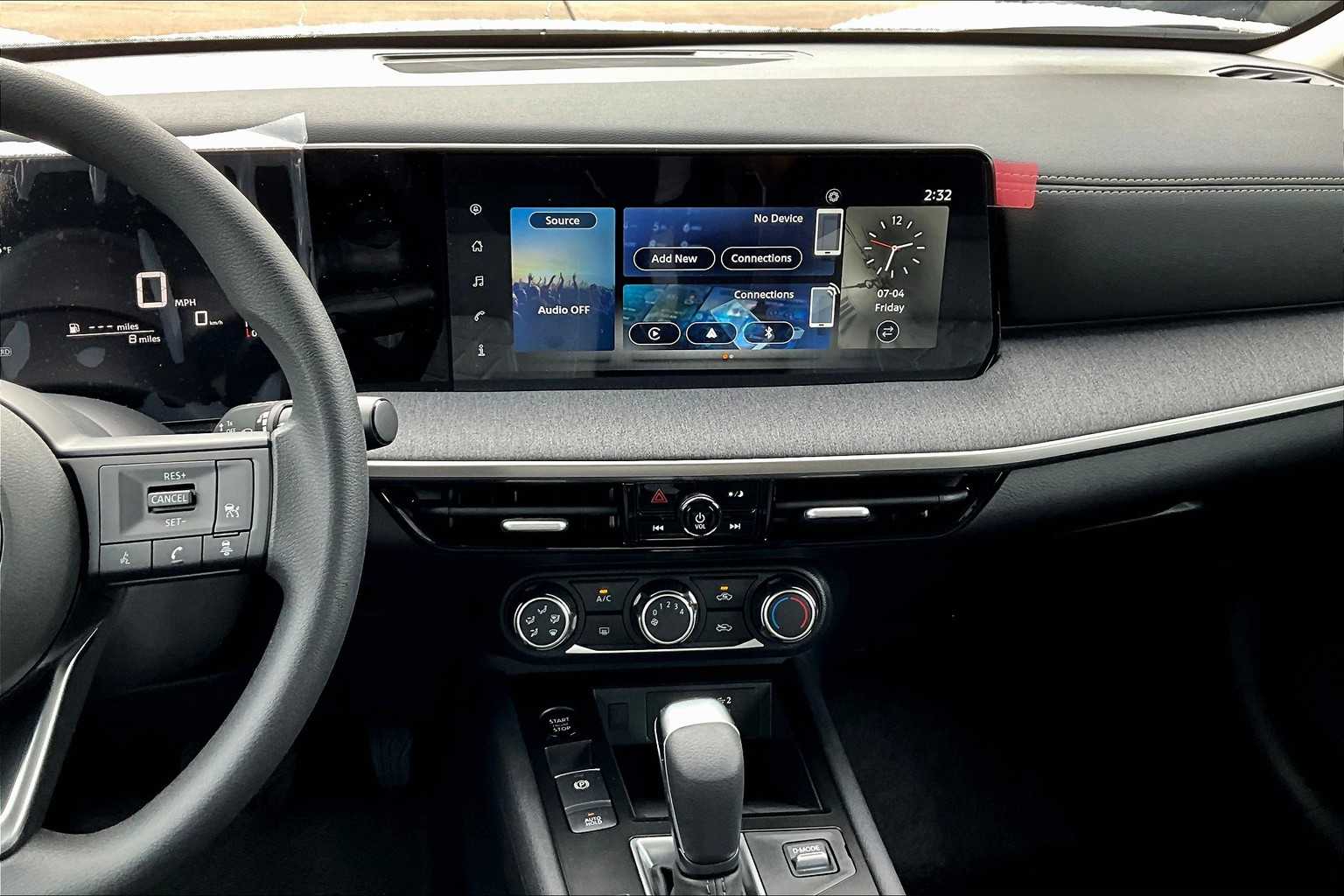 2025 Nissan Kicks photo 6 of 19