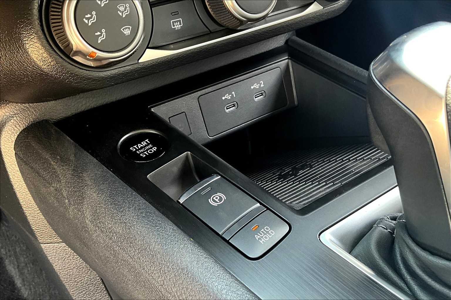 2025 Nissan Kicks photo 14 of 19