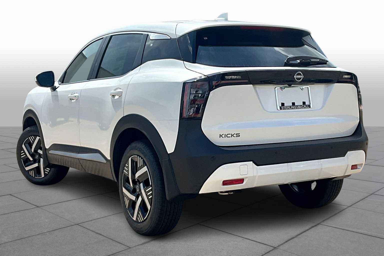 2025 Nissan Kicks photo 7 of 19