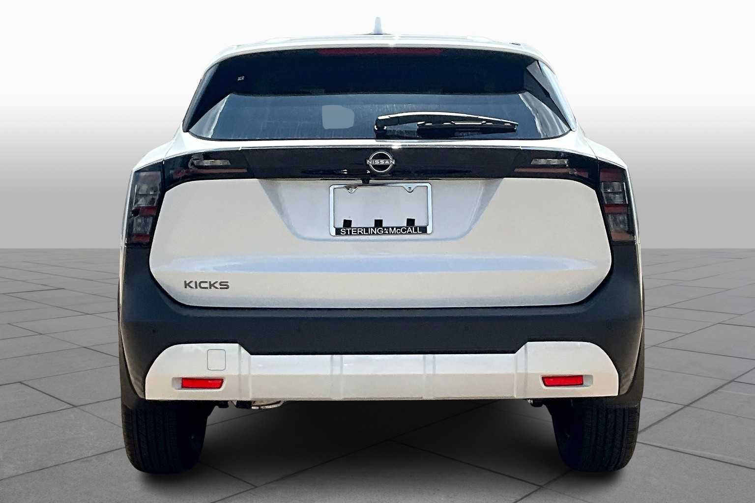 2025 Nissan Kicks photo 4 of 19