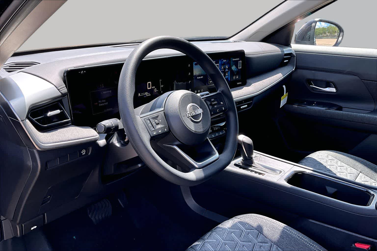 2027 Nissan Kicks photo 10 of 18