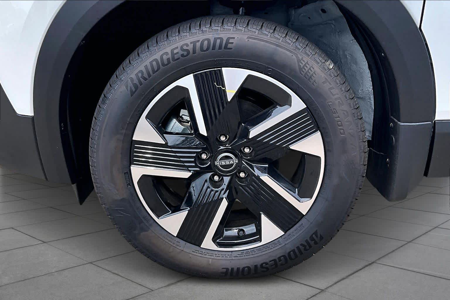2026 Nissan Kicks SV - 8