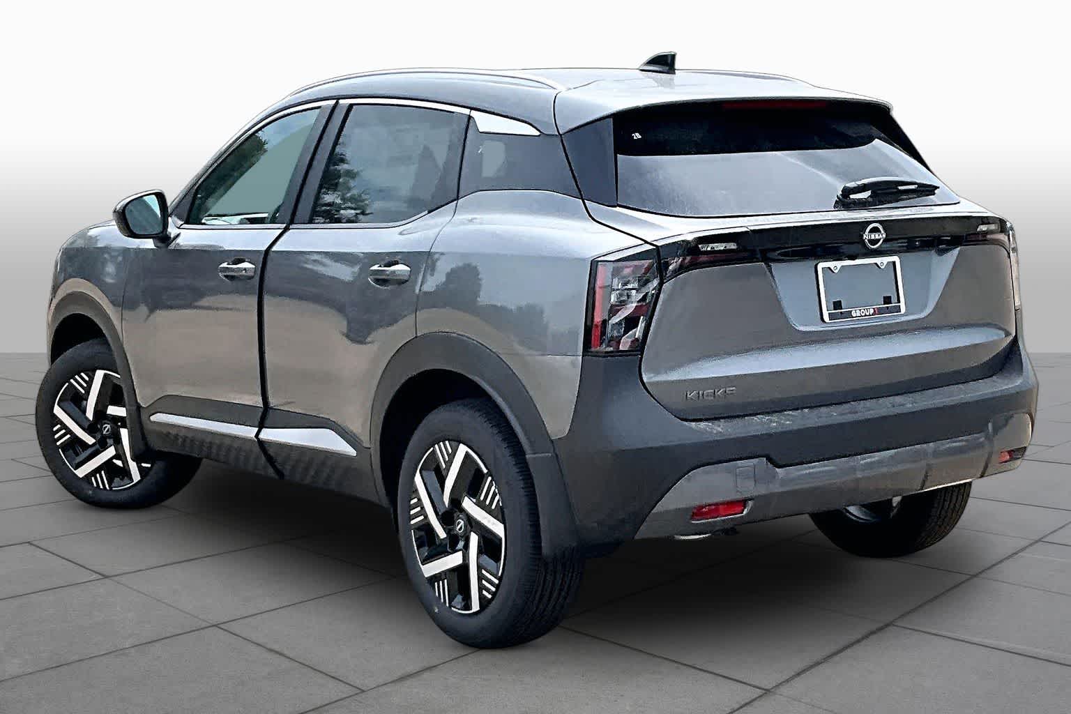 2027 Nissan Kicks photo 7 of 18