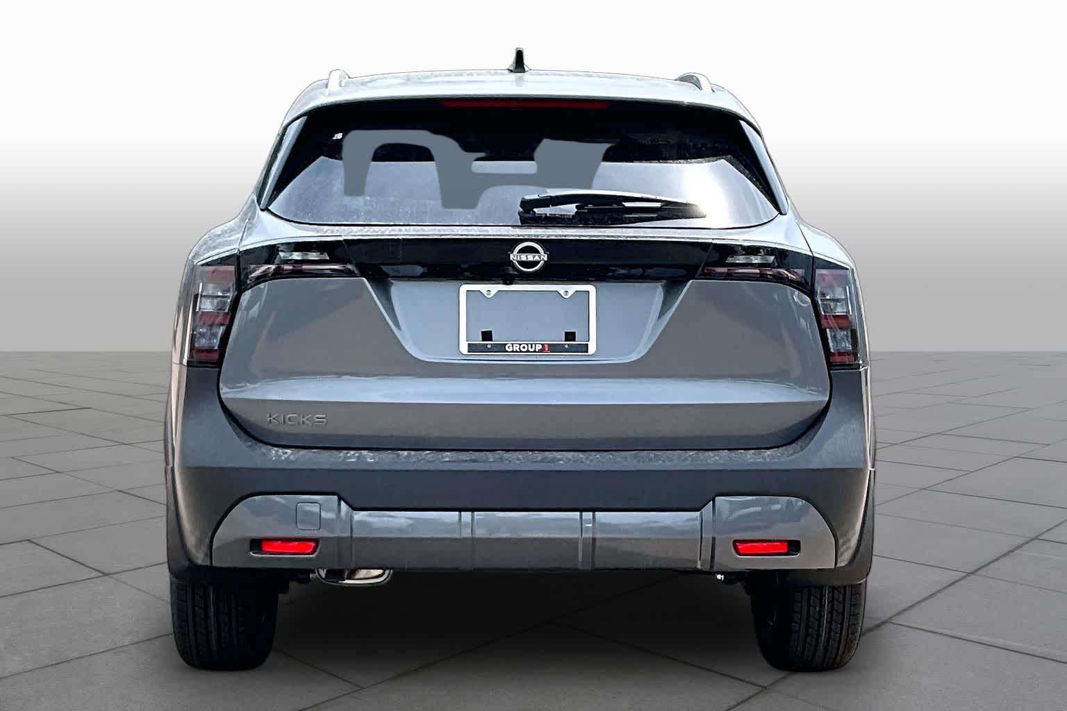 2027 Nissan Kicks photo 4 of 18