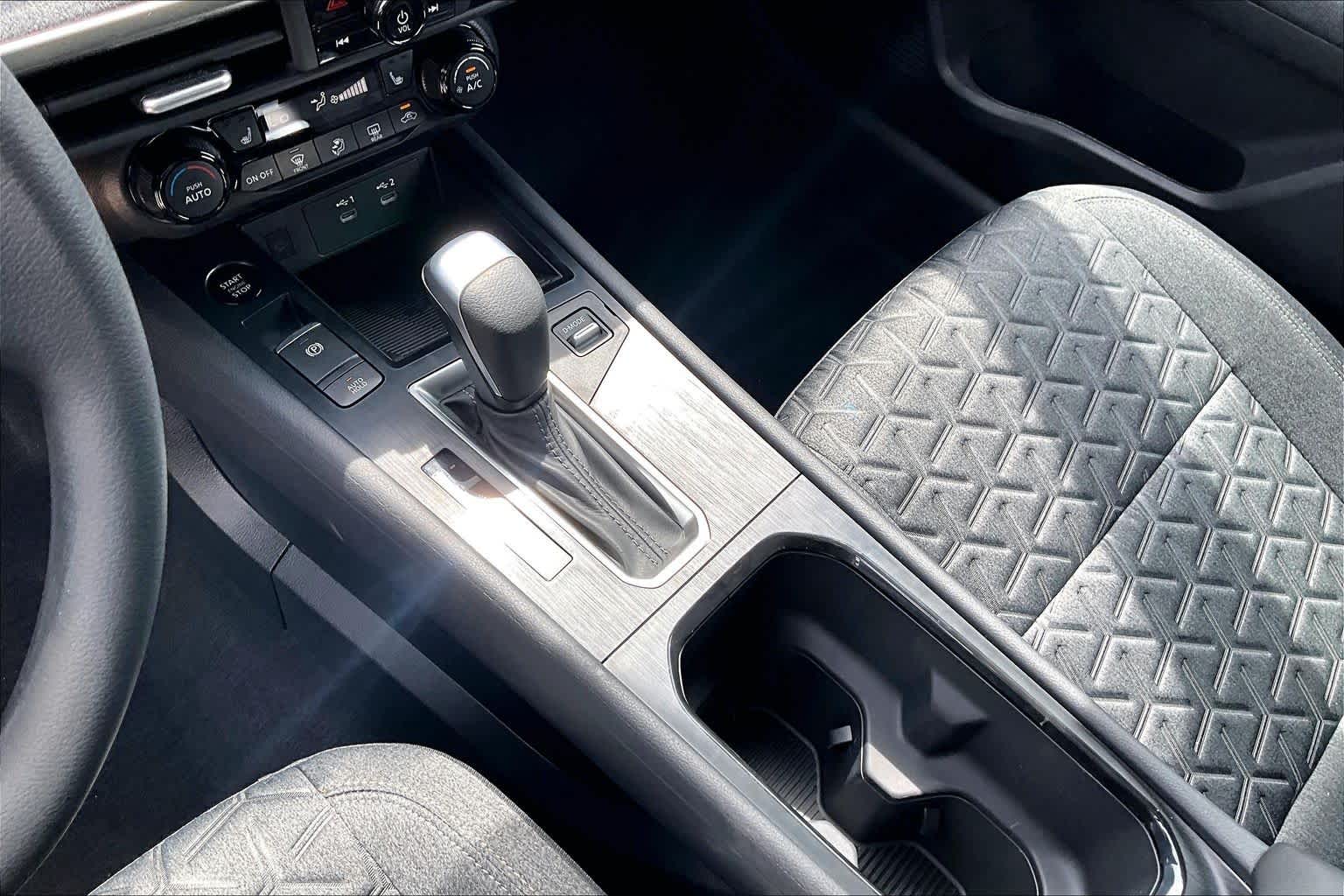 2027 Nissan Kicks photo 11 of 18
