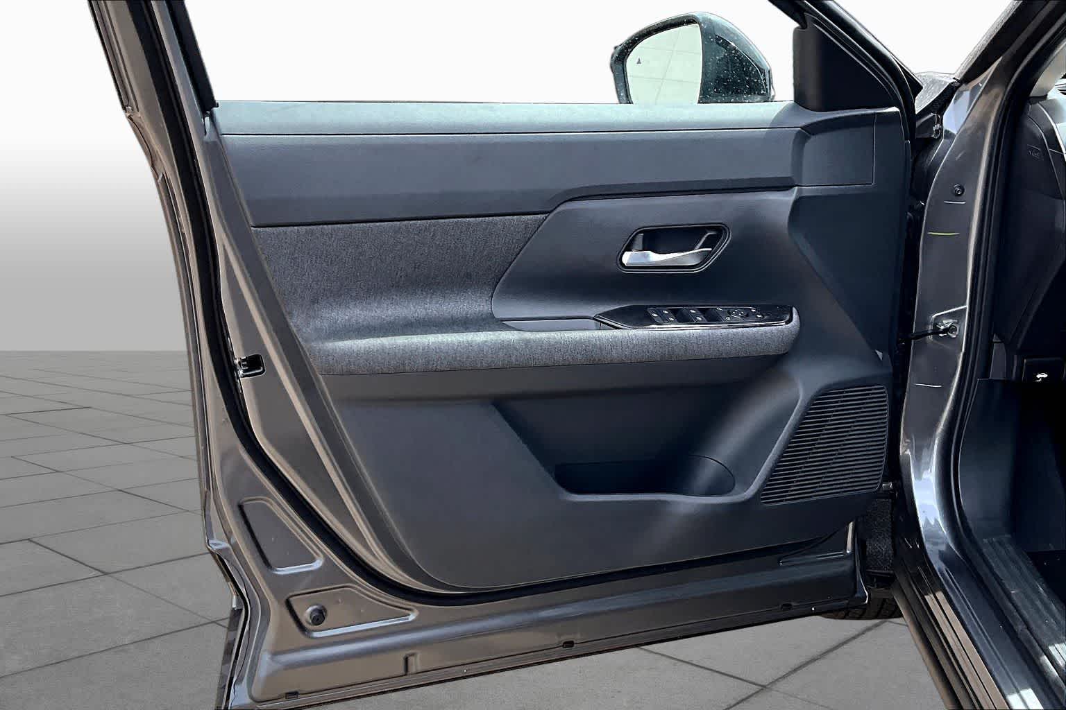 2027 Nissan Kicks photo 16 of 18