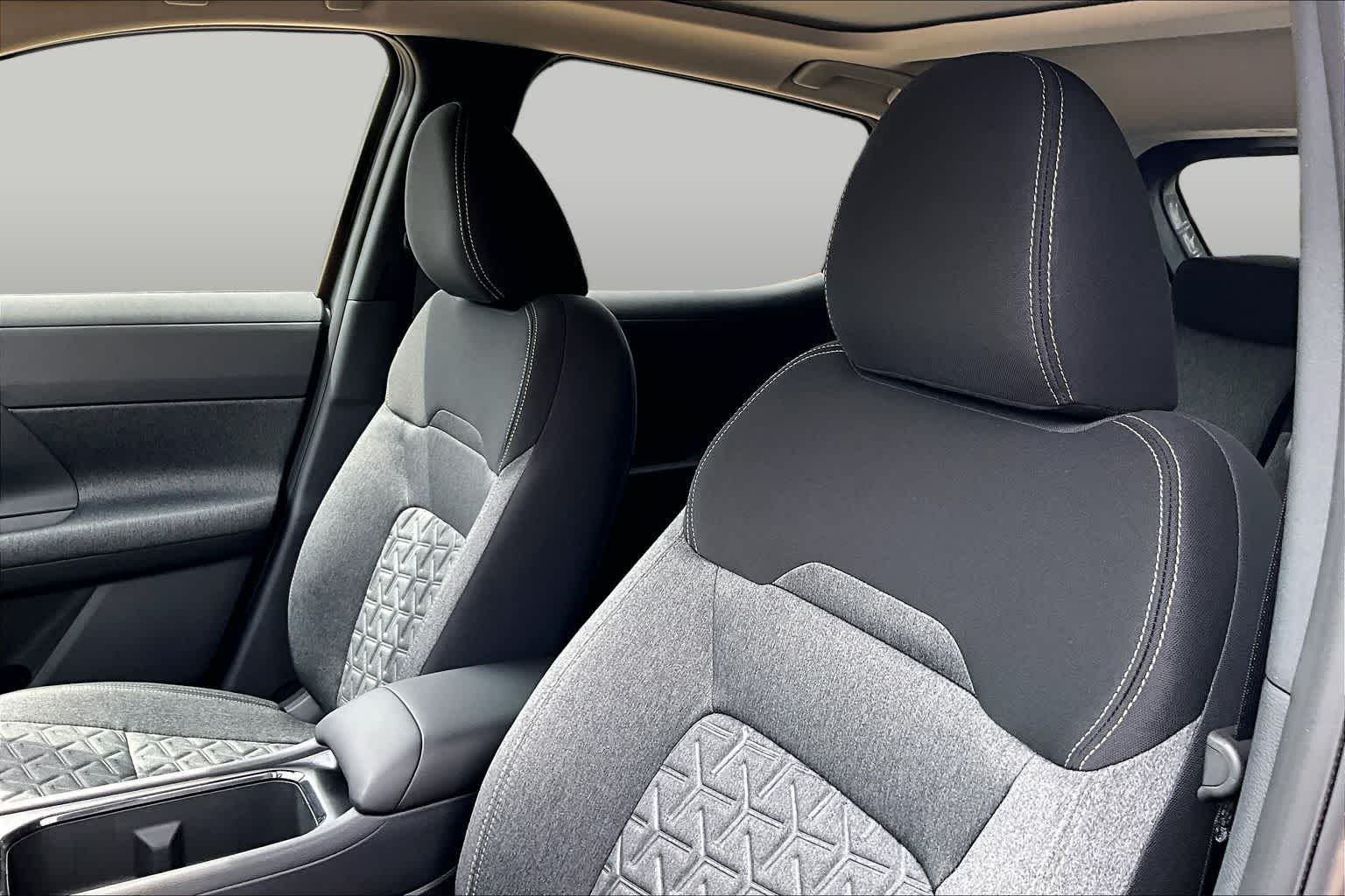 2027 Nissan Kicks photo 17 of 18