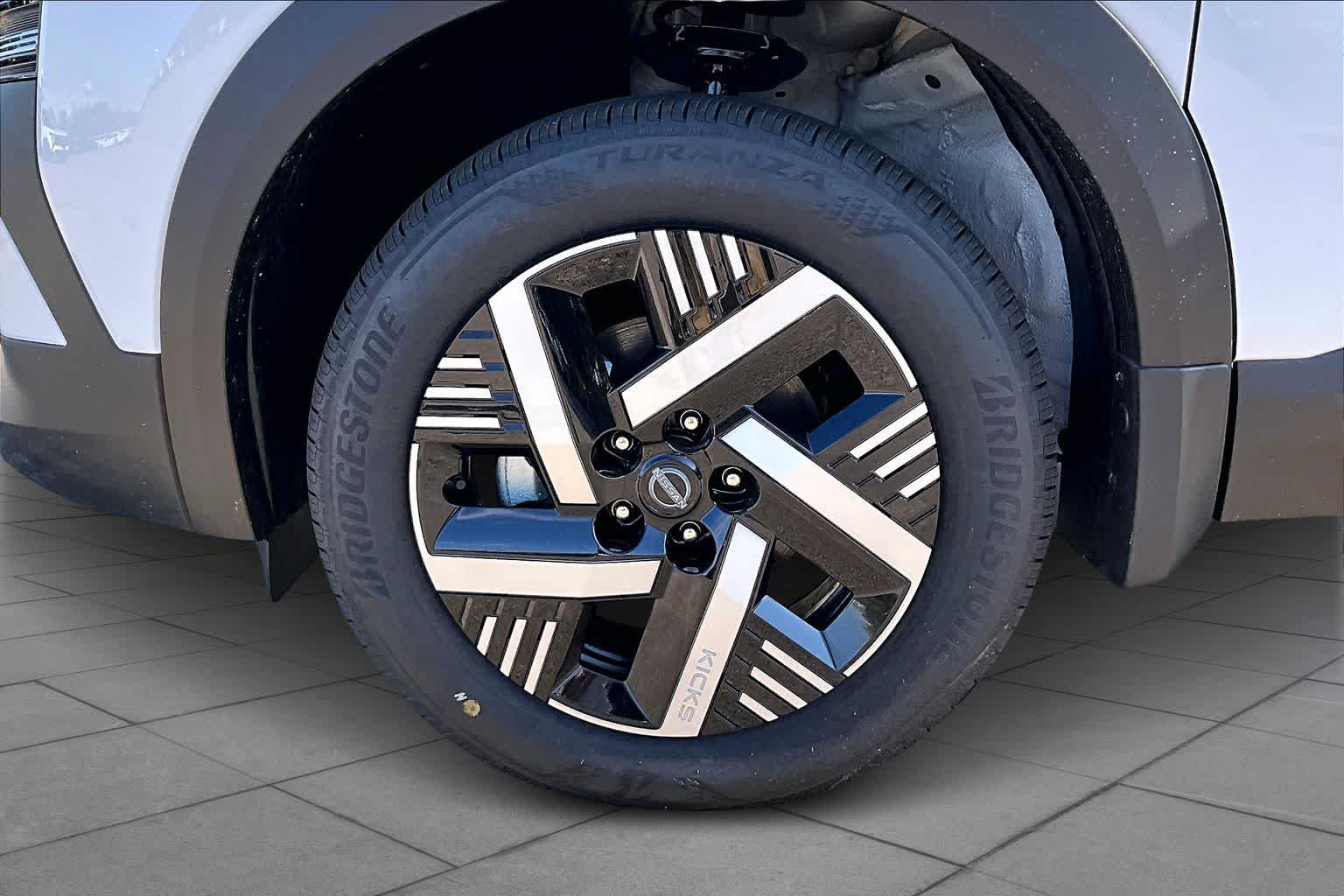 2026 Nissan Kicks SV - 8