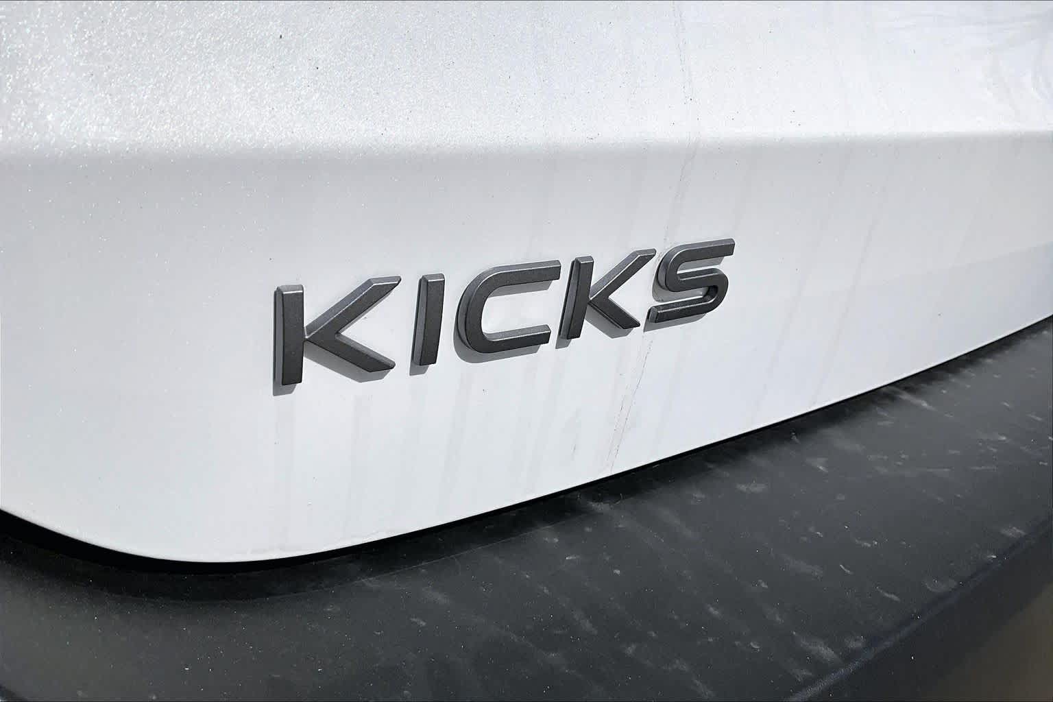 2026 Nissan Kicks photo 8 of 19
