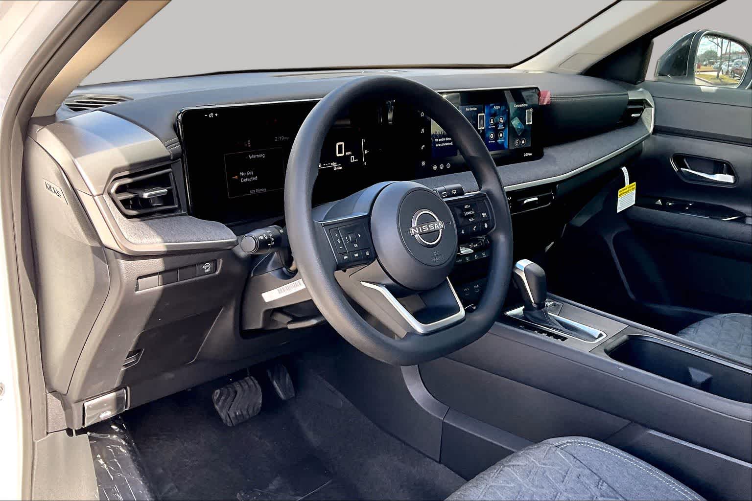 2026 Nissan Kicks photo 10 of 19
