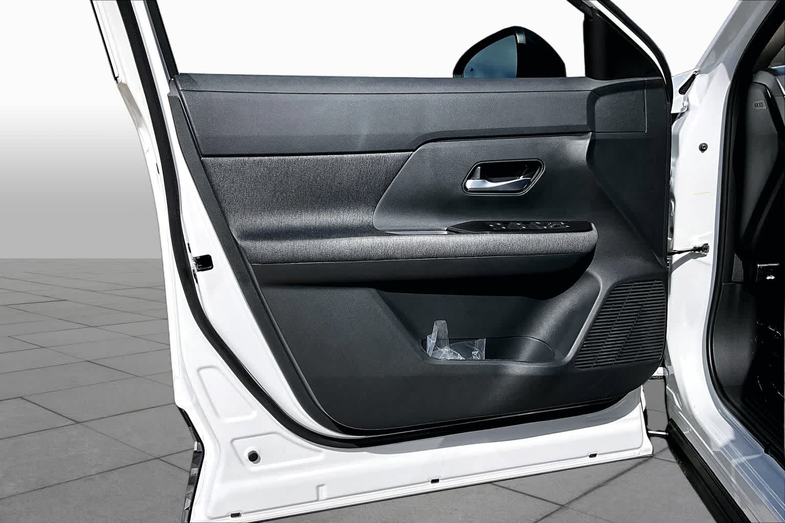 2026 Nissan Kicks photo 15 of 19